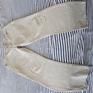 Pristine Women's Bandolino Mamdie jeans.